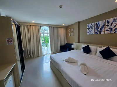 Superior Double Room with Sea View — Modern Living Residence